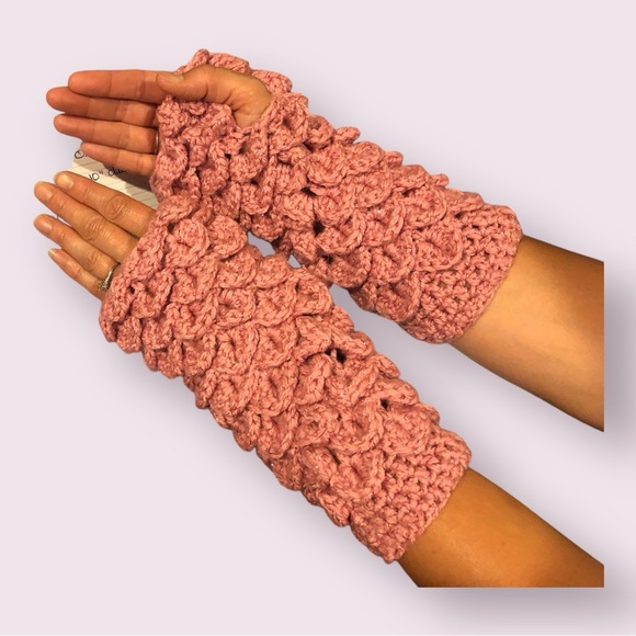 Crochet Dragon Scale Fingerless Mittens - Red Heart Metallics Rose - Picture 6 of 14